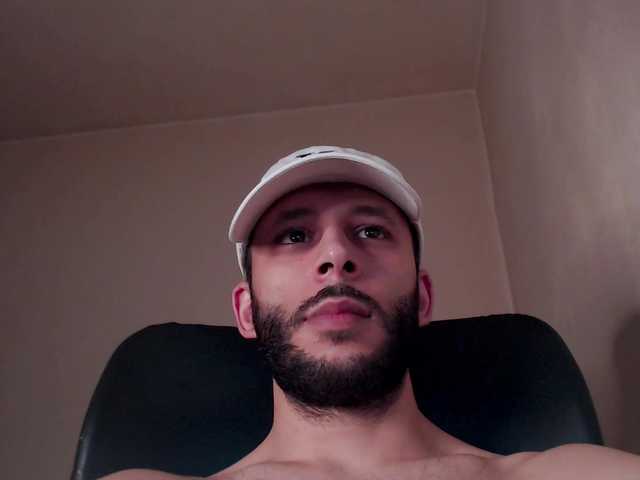 Henryaxe live webcam show
