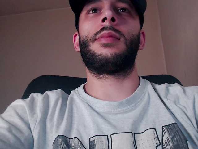 Henryaxe live webcam show