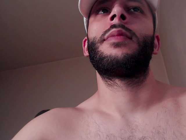 Henryaxe live webcam show