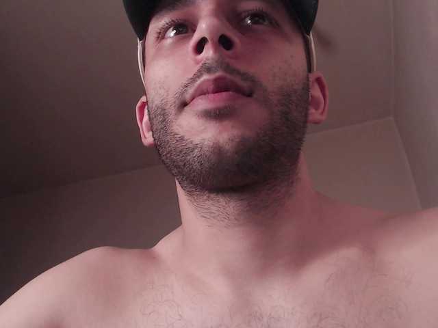 Henryaxe live cam