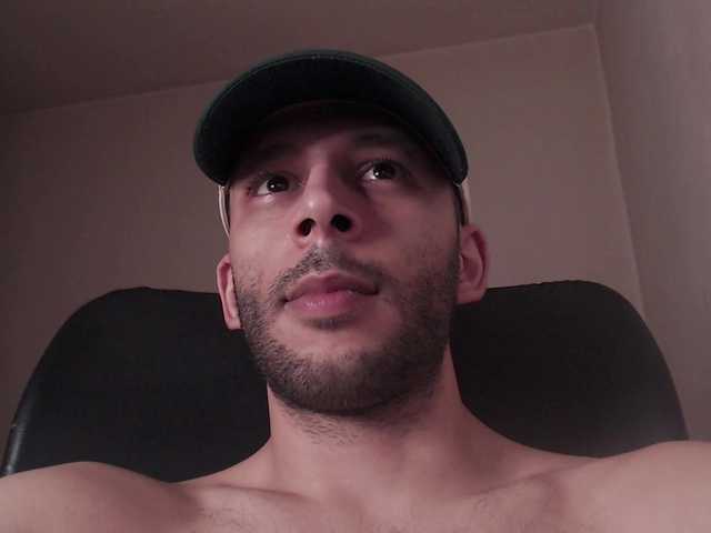 Henryaxe live cam