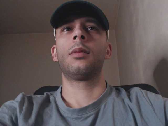 Henryaxe — live male cam