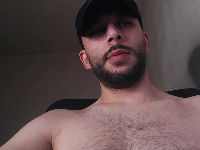 Henryaxe, 28 y/o - Live Cam on BongaCams