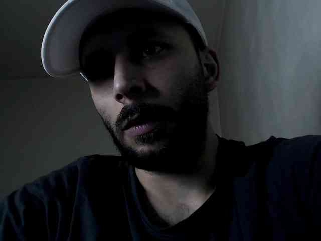 Henryaxe Live Webcam on BongaCams