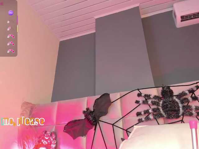 -Giia live cam preview