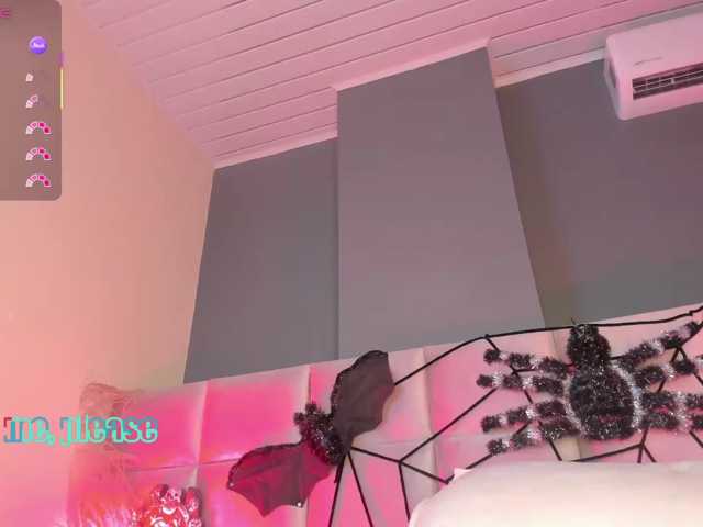 -Giia live cam preview