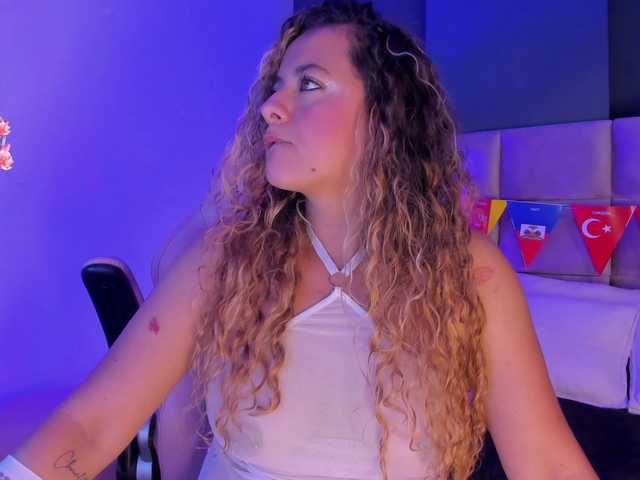-Giia live cam on BongaCams
