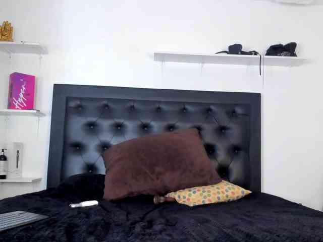 Spicy-jonhson webcam