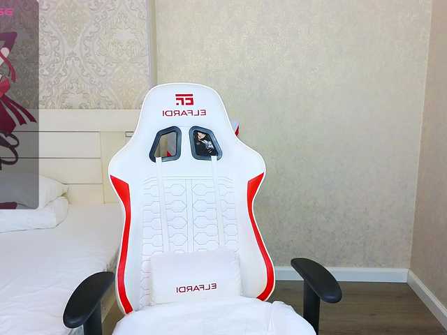 DianaMoon's BongaCams show and profile