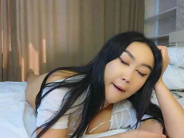 DianaMoon webcam