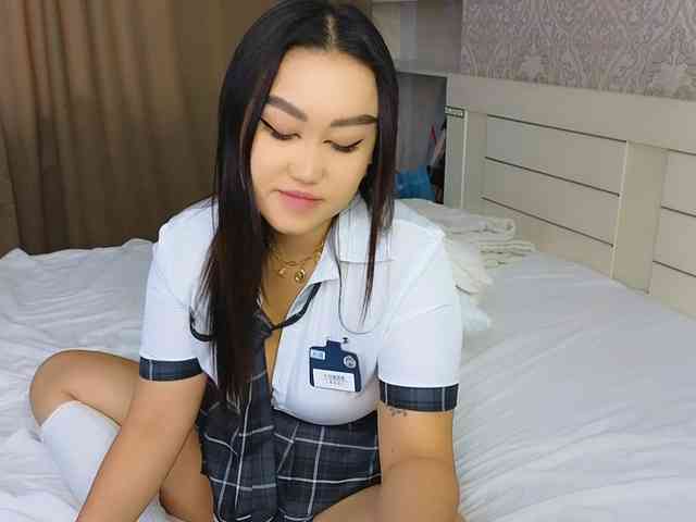 DianaMoon webcam