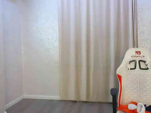 DianaMoon webcam