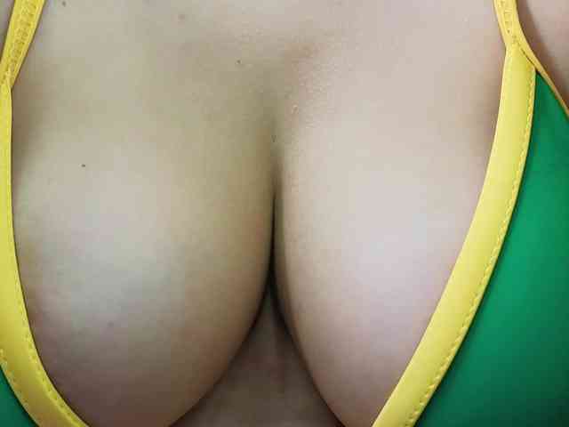 DianaMoon webcam