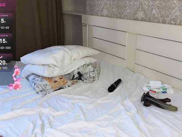 DianaMoon webcam