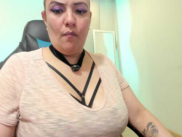 Sammy-owens's BongaCams show and profile