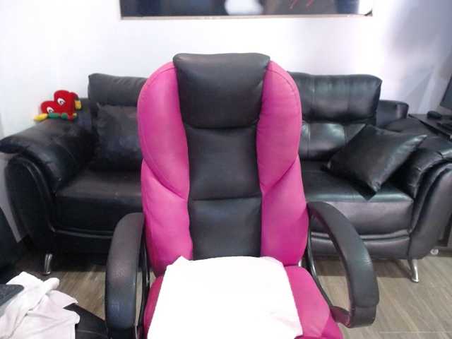 meganmilf2 live cam preview