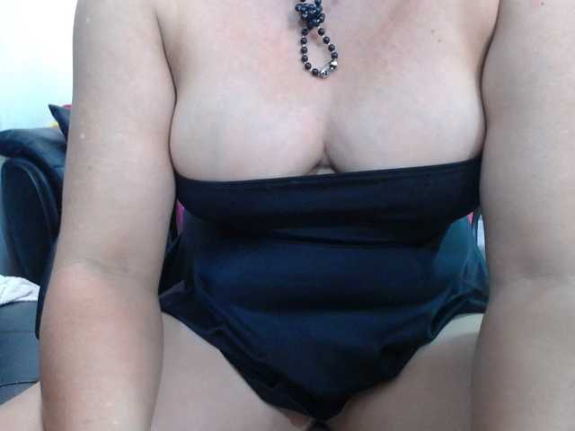 meganmilf2 live cam preview