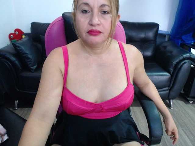 meganmilf2 live cam on BongaCams