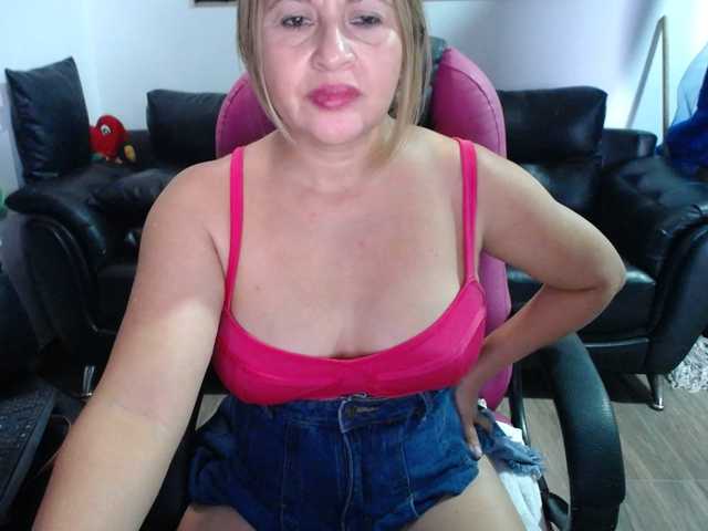meganmilf2 live webcam show