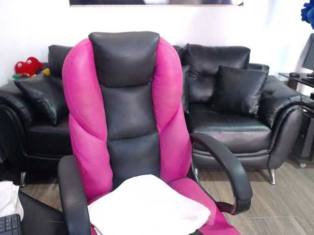 meganmilf2 live cam on BongaCams