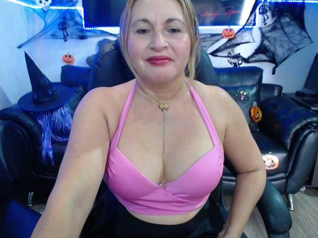 meganmilf2 live cam preview