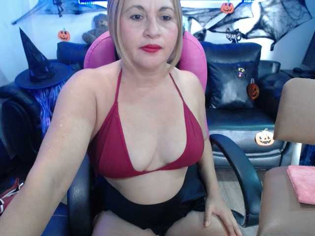 meganmilf2 live cam on BongaCams