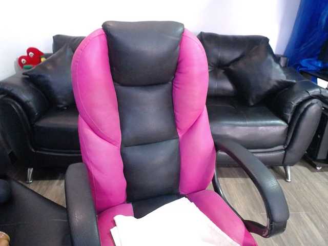 meganmilf2 live cam on BongaCams