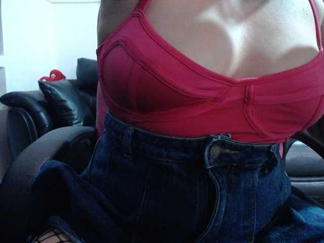 meganmilf2 live cam on BongaCams