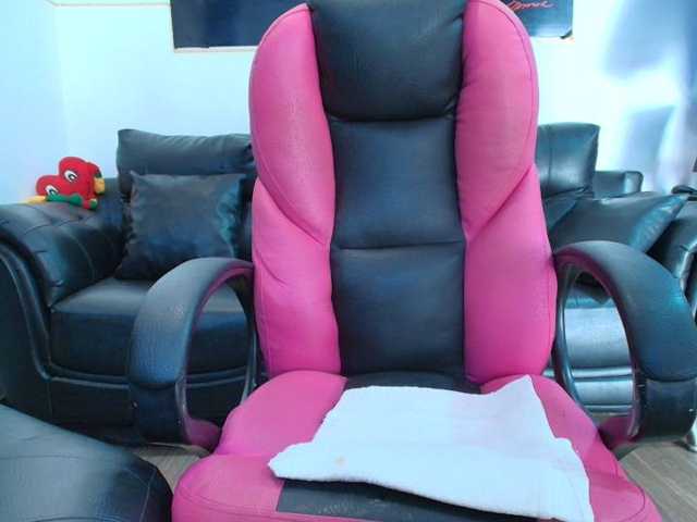 meganmilf2 live cam on BongaCams