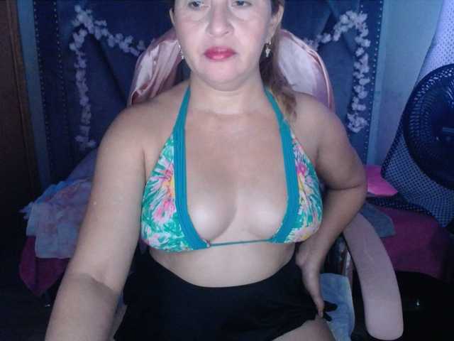 meganmilf2 live cam on BongaCams