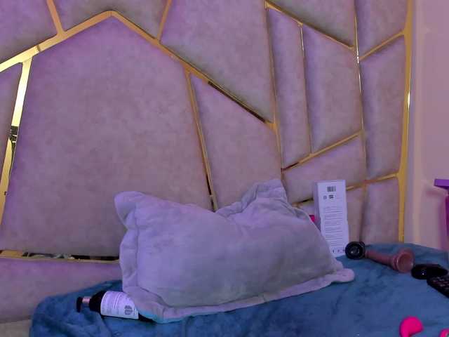 Cloe-candy live cam on BongaCams