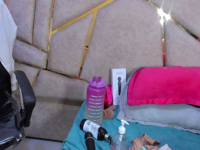 Cloe-candy live cam on BongaCams