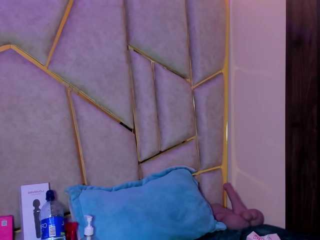 Cloe-candy live cam on BongaCams
