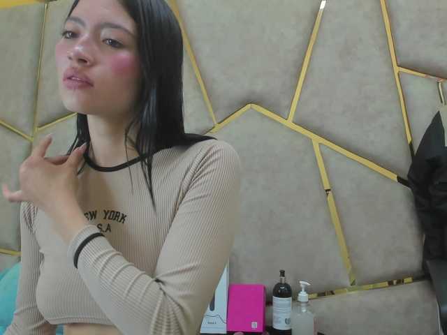 Cloe-candy live cam on BongaCams