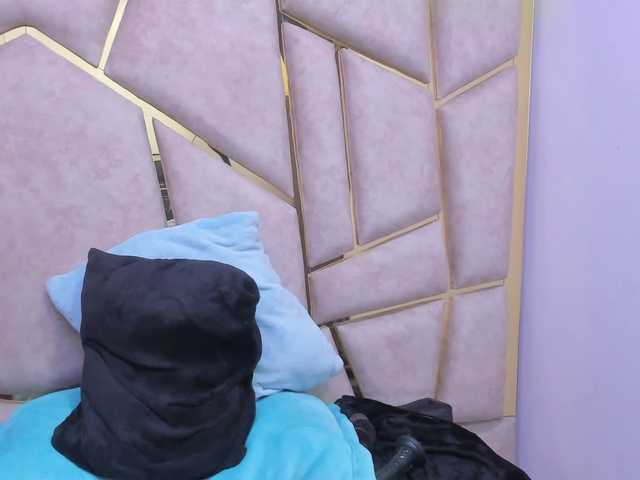 Cloe-candy's BongaCams show and profile