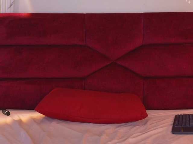 bluemoonn's BongaCams show and profile