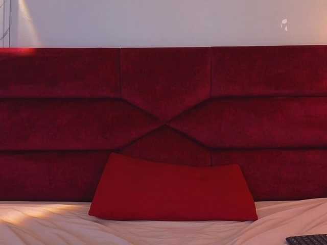 bluemoonn's BongaCams show and profile