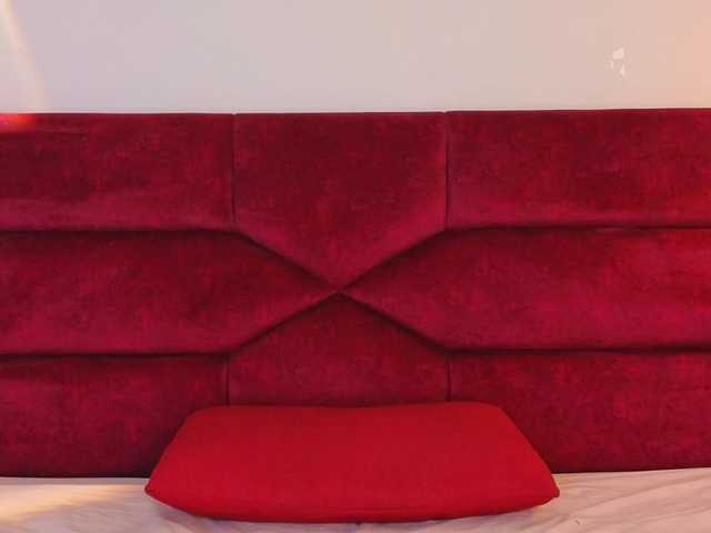 bluemoonn's BongaCams show and profile