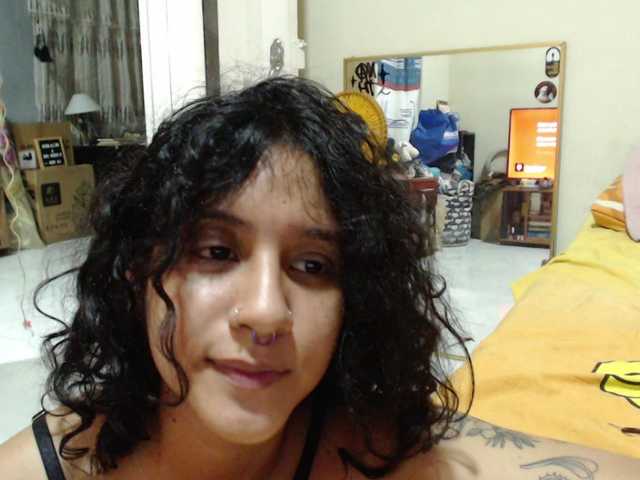 AlinaWoolf live cam on BongaCams