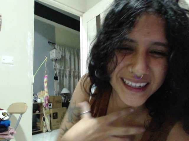 AlinaWoolf live cam on BongaCams