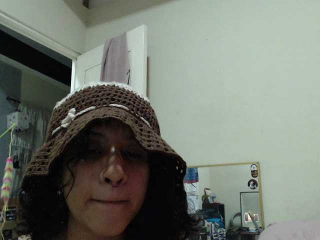 AlinaWoolf live cam on BongaCams