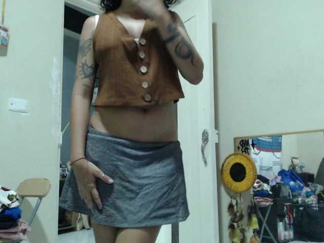 AlinaWoolf live cam on BongaCams