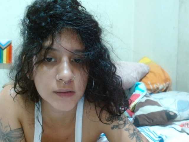 AlinaWoolf live cam on BongaCams