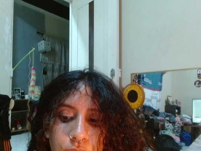 AlinaWoolf live cam on BongaCams