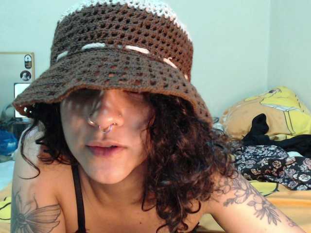 AlinaWoolf Live Cam su BongaCams