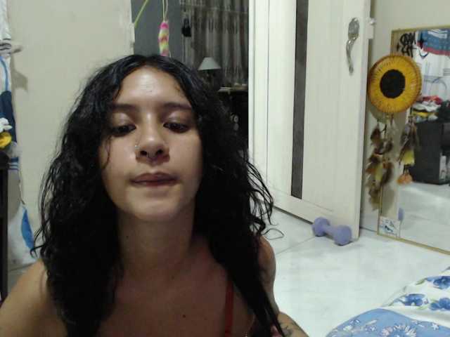 AlinaWoolf live cam on BongaCams