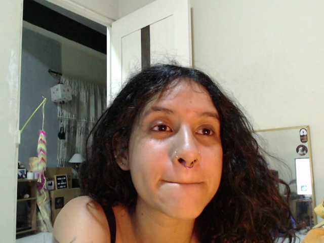 AlinaWoolf live cam on BongaCams