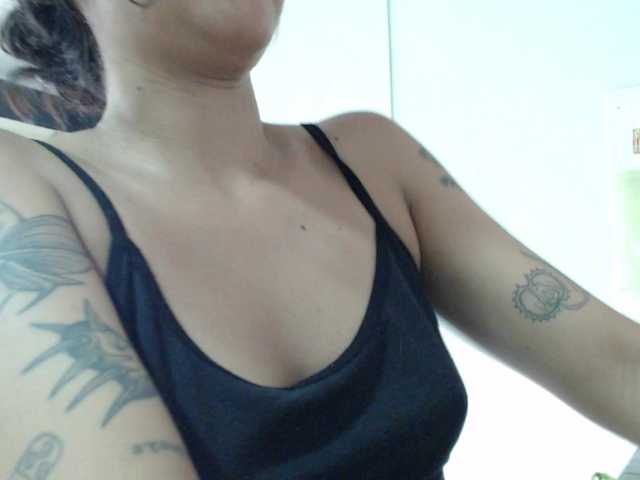 AlinaWoolf live webcam show