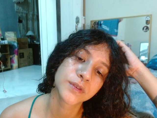 AlinaWoolf live cam on BongaCams