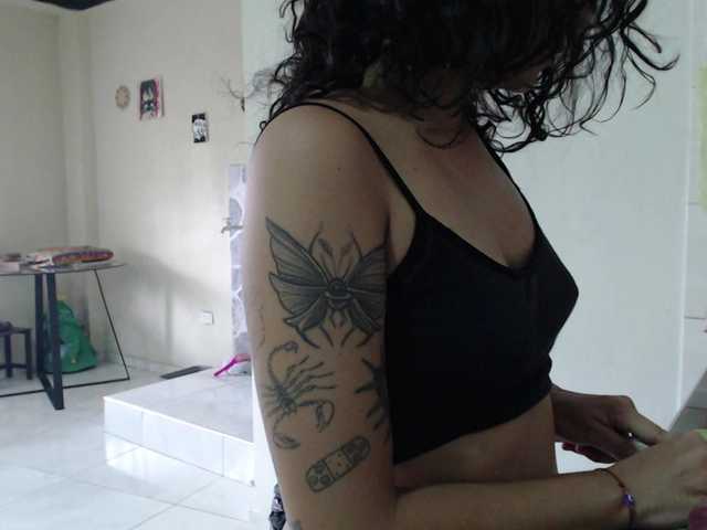 AlinaWoolf live webcam show